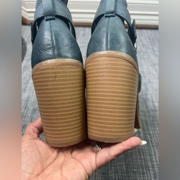 Women's Blue Peep-Toe Block Heel Sandals - Picture 8 of 12